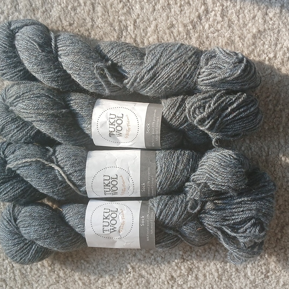 Tuku Wool Sock Yarn in Cool Gray-Blue NWT